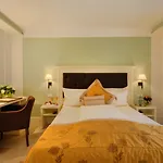 Boutiquehotel La Casa توبنجن