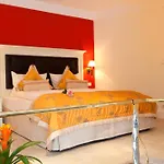 Boutiquehotel La Casa فندق توبنجن