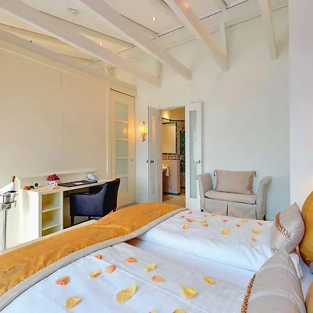 Отель Boutiquehotel La Casa Тюбинген