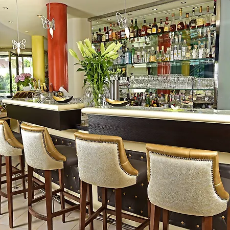 Boutiquehotel La Casa ホテル 5*